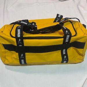 Johnny Walker Yellow Duffel Bag - Keep Walking (Promo)